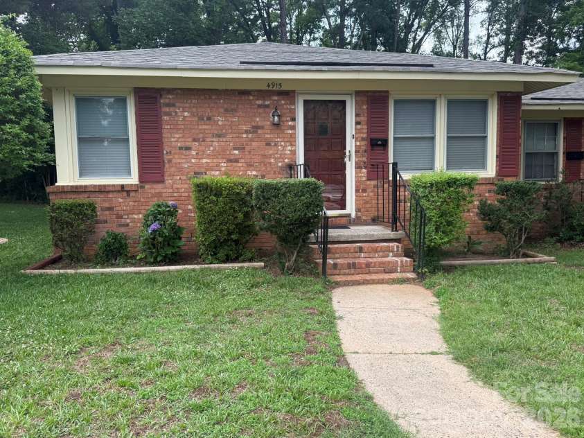 4915 Malibu Drive, Charlotte, NC 28215.  MLS# CAR4386939, YatesRealty ID 25764. 