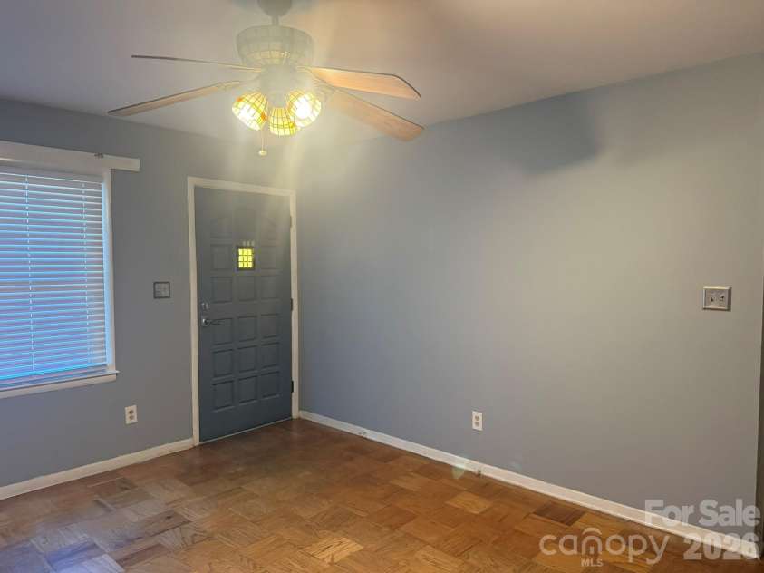 4915 Malibu Drive, Charlotte, NC 28215.  MLS# CAR4386939, YatesRealty ID 25764. 