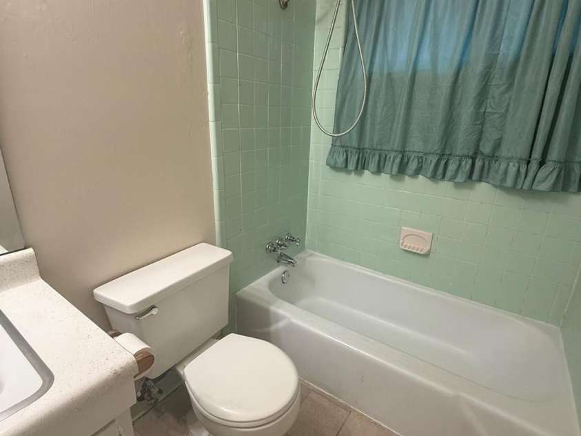 4915 Malibu Drive, Charlotte, NC 28215.  MLS# CAR4386939, YatesRealty ID 25764. 