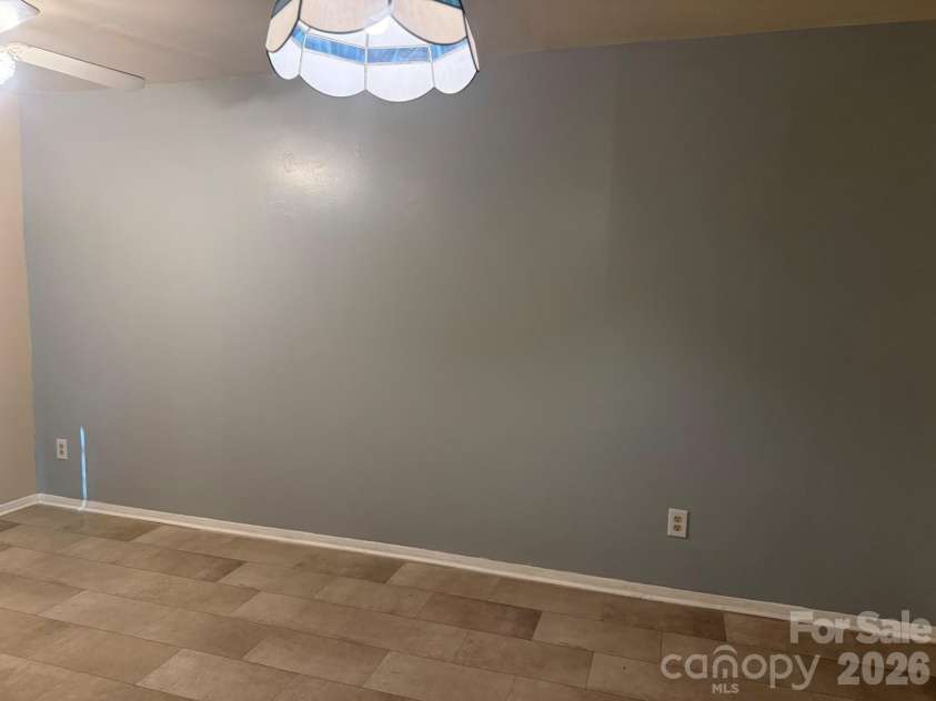 4915 Malibu Drive, Charlotte, NC 28215.  MLS# CAR4386939, YatesRealty ID 25764. 