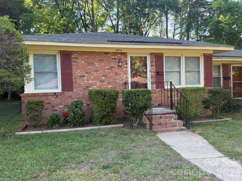 4915 Malibu Drive, Charlotte, NC 28215.  MLS# CAR4386939, YatesRealty ID 25764. 