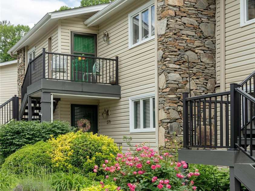580 Britton Creek Drive, Hendersonville, NC 28791.  MLS# CAR4386506, YatesRealty ID 25766. 