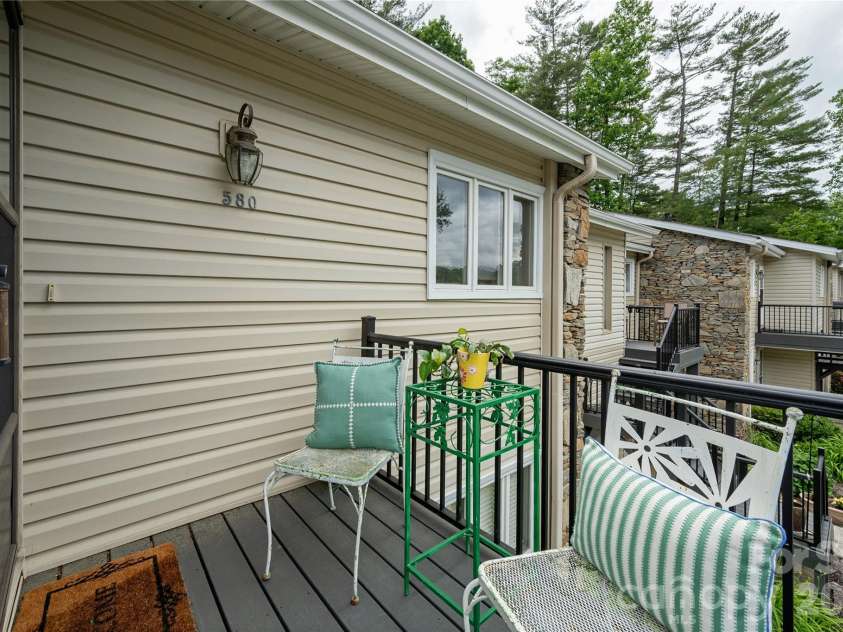 580 Britton Creek Drive, Hendersonville, NC 28791.  MLS# CAR4386506, YatesRealty ID 25766. 