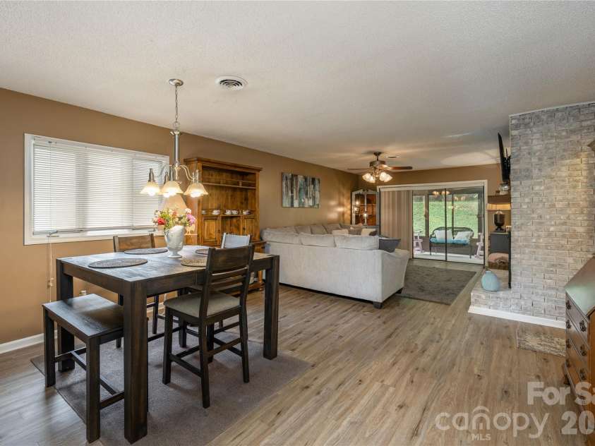 580 Britton Creek Drive, Hendersonville, NC 28791.  MLS# CAR4386506, YatesRealty ID 25766. 