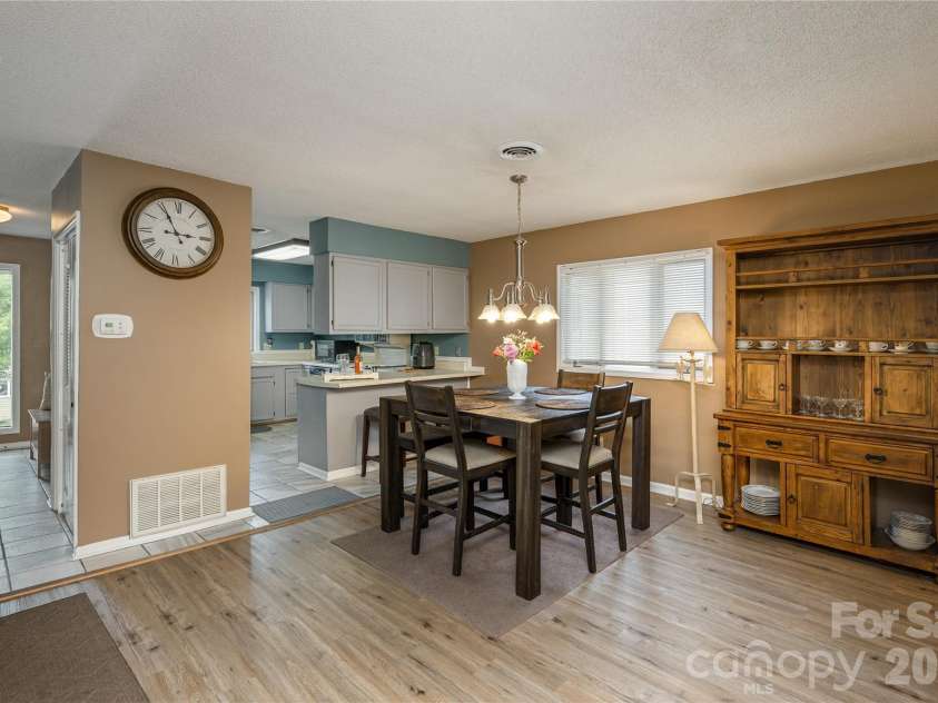 580 Britton Creek Drive, Hendersonville, NC 28791.  MLS# CAR4386506, YatesRealty ID 25766. 