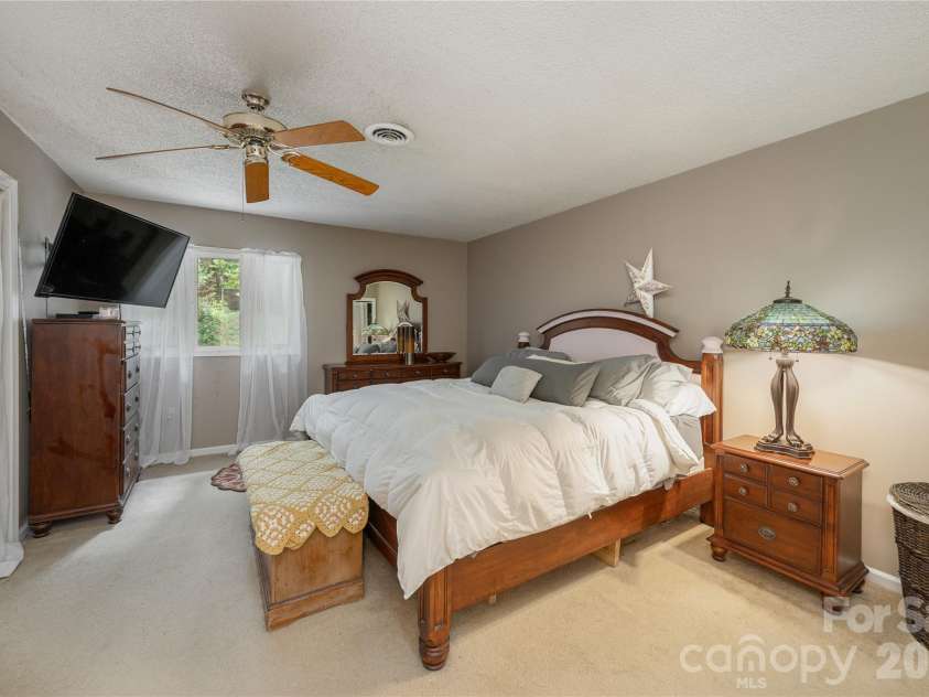 580 Britton Creek Drive, Hendersonville, NC 28791.  MLS# CAR4386506, YatesRealty ID 25766. 