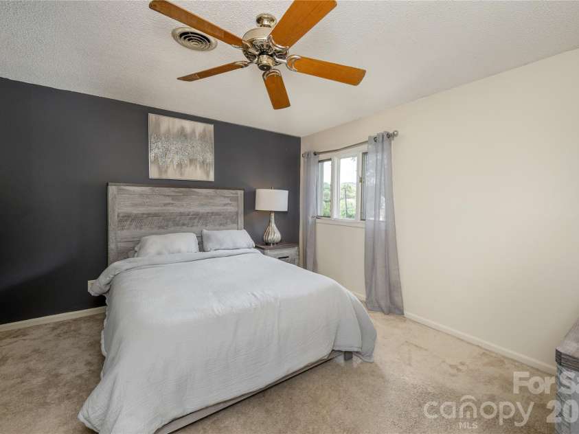 580 Britton Creek Drive, Hendersonville, NC 28791.  MLS# CAR4386506, YatesRealty ID 25766. 