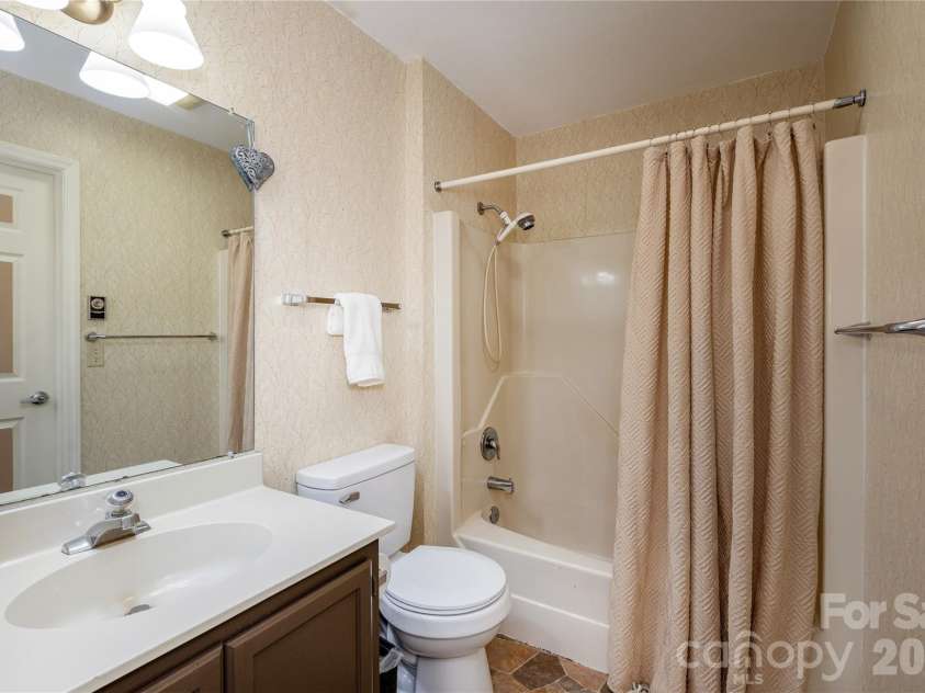 580 Britton Creek Drive, Hendersonville, NC 28791.  MLS# CAR4386506, YatesRealty ID 25766. 