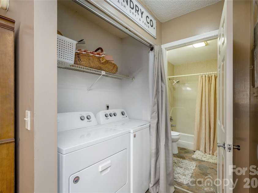 580 Britton Creek Drive, Hendersonville, NC 28791.  MLS# CAR4386506, YatesRealty ID 25766. 