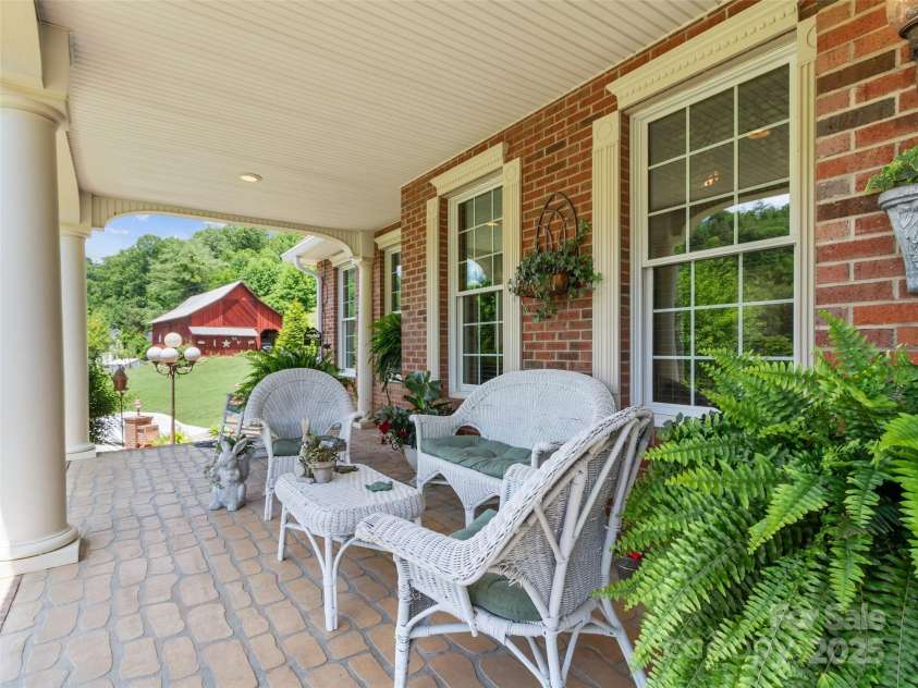 38 Peterson Lane, Green Mountain, NC 28740.  MLS# CAR4279349, YatesRealty ID 25769. 