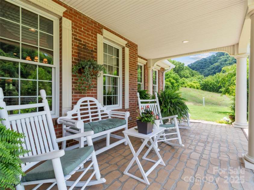 38 Peterson Lane, Green Mountain, NC 28740.  MLS# CAR4279349, YatesRealty ID 25769. 