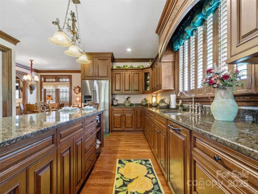 38 Peterson Lane, Green Mountain, NC 28740.  MLS# CAR4279349, YatesRealty ID 25769. 