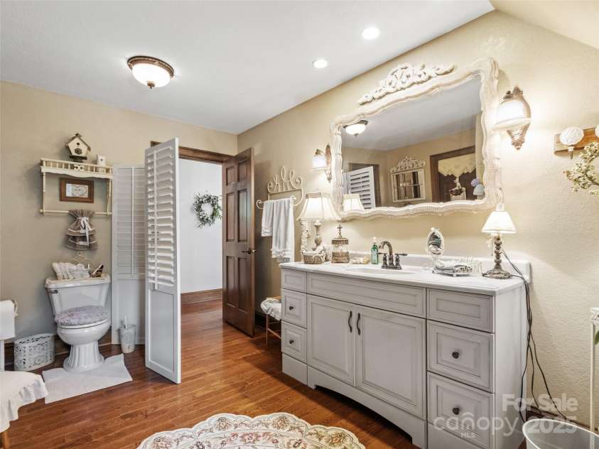 38 Peterson Lane, Green Mountain, NC 28740.  MLS# CAR4279349, YatesRealty ID 25769. 