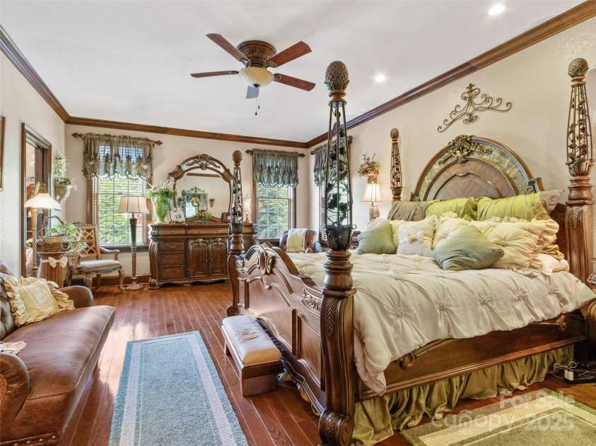 38 Peterson Lane, Green Mountain, NC 28740.  MLS# CAR4279349, YatesRealty ID 25769. Primary BR on main level