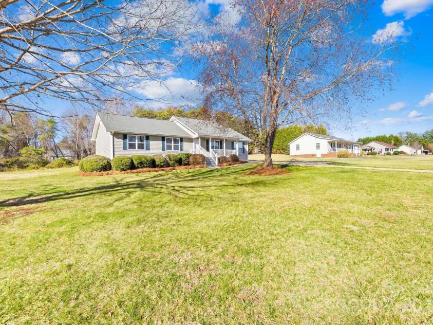 341 Massey Deal Road, Statesville, NC 28625.  MLS# CAR4228351, YatesRealty ID 2577. Front view of home