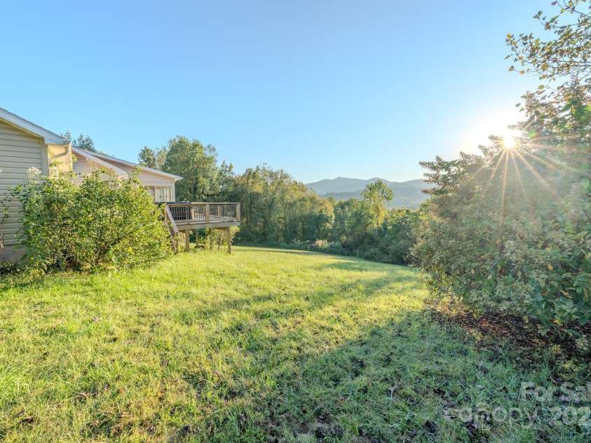 565 Overlook Drive, Spruce Pine, NC 28777.  MLS# CAR4308745, YatesRealty ID 2577. 