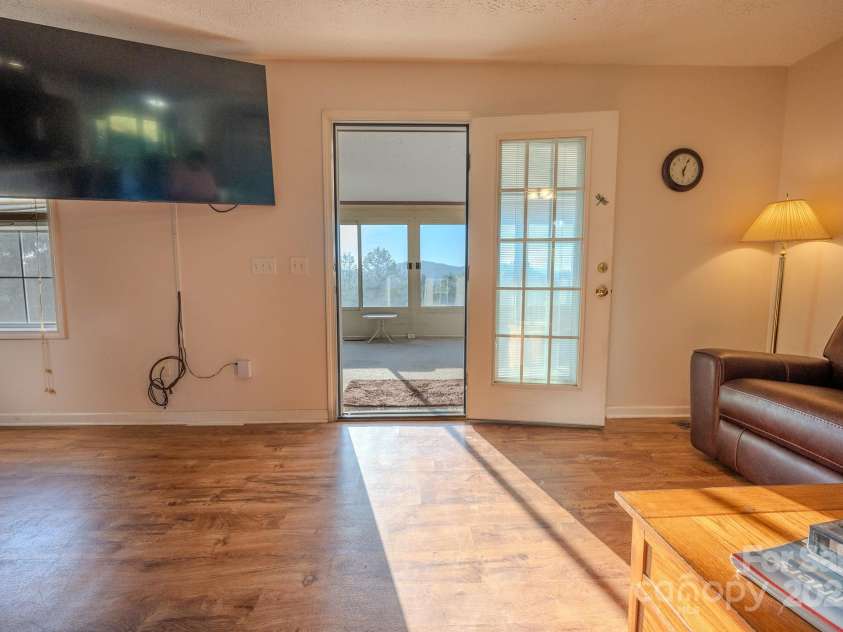 565 Overlook Drive, Spruce Pine, NC 28777.  MLS# CAR4308745, YatesRealty ID 2577. 