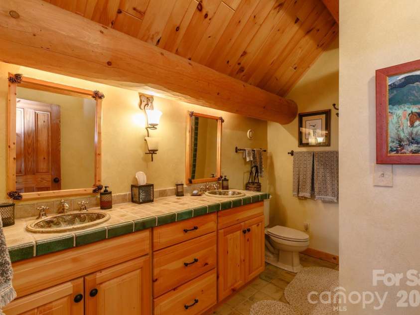 851 Austin Mountain Drive, Burnsville, NC 28714.  MLS# CAR4328686, YatesRealty ID 2577. 