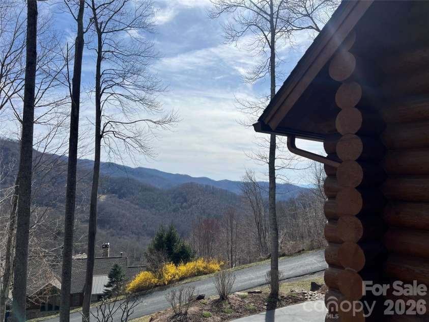 851 Austin Mountain Drive, Burnsville, NC 28714.  MLS# CAR4328686, YatesRealty ID 2577. 