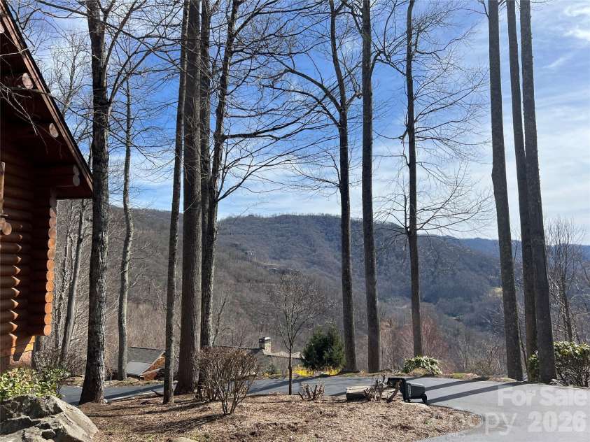 851 Austin Mountain Drive, Burnsville, NC 28714.  MLS# CAR4328686, YatesRealty ID 2577. 