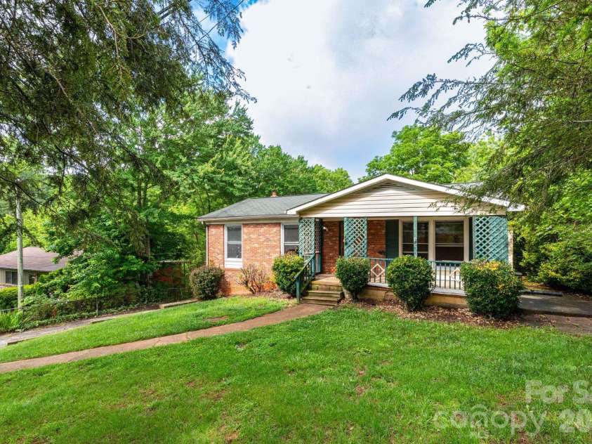 71 Cub Road, Asheville, NC 28806.  MLS# CAR4386534, YatesRealty ID 25771. 