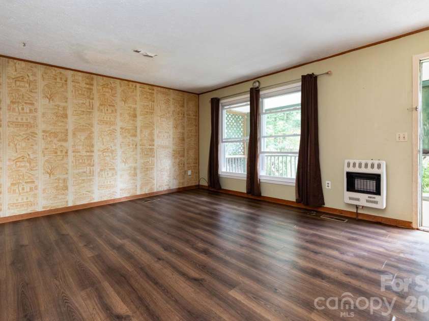 71 Cub Road, Asheville, NC 28806.  MLS# CAR4386534, YatesRealty ID 25771. 