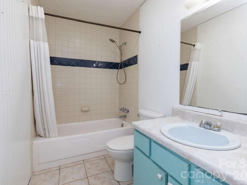 71 Cub Road, Asheville, NC 28806.  MLS# CAR4386534, YatesRealty ID 25771. 
