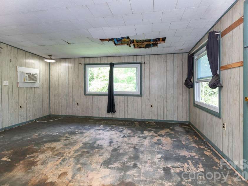 71 Cub Road, Asheville, NC 28806.  MLS# CAR4386534, YatesRealty ID 25771. 