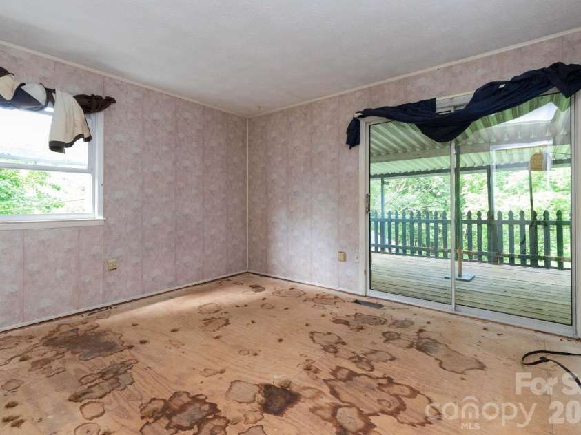 71 Cub Road, Asheville, NC 28806.  MLS# CAR4386534, YatesRealty ID 25771. 