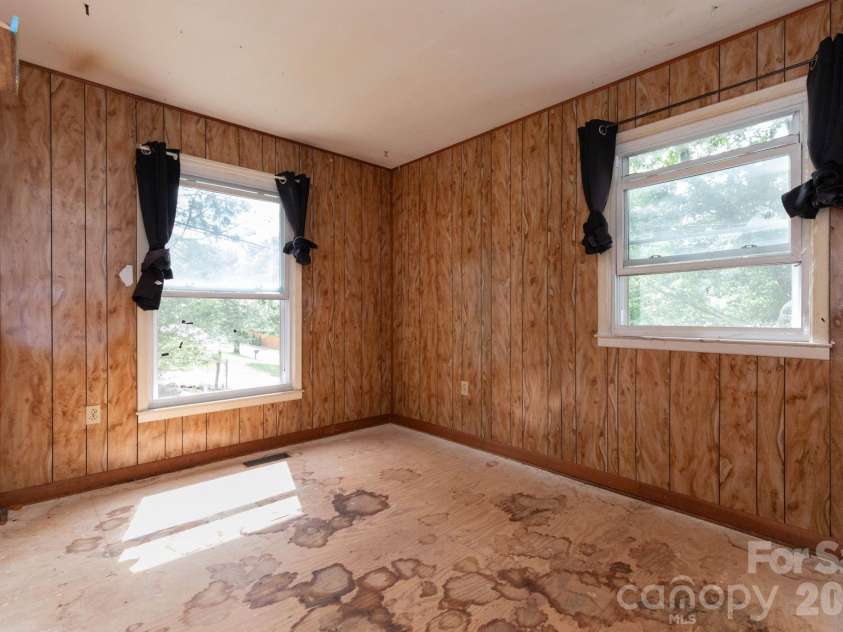 71 Cub Road, Asheville, NC 28806.  MLS# CAR4386534, YatesRealty ID 25771. 