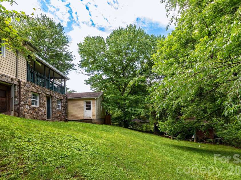 71 Cub Road, Asheville, NC 28806.  MLS# CAR4386534, YatesRealty ID 25771. 