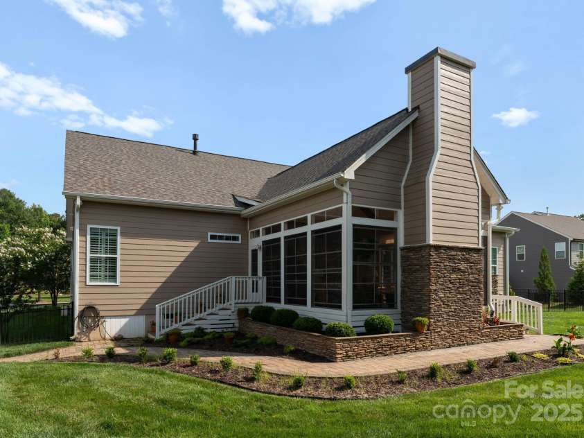 6506 Jepson Court, Charlotte, NC 28214.  MLS# CAR4272738, YatesRealty ID 25772. 