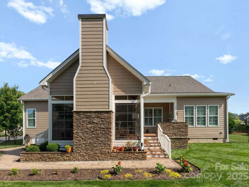 6506 Jepson Court, Charlotte, NC 28214.  MLS# CAR4272738, YatesRealty ID 25772. 