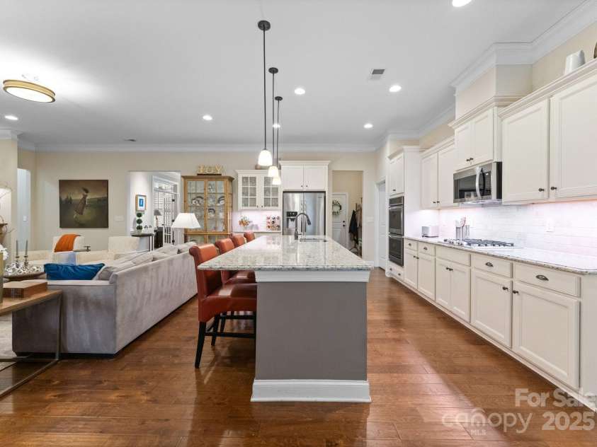 6506 Jepson Court, Charlotte, NC 28214.  MLS# CAR4272738, YatesRealty ID 25772. 