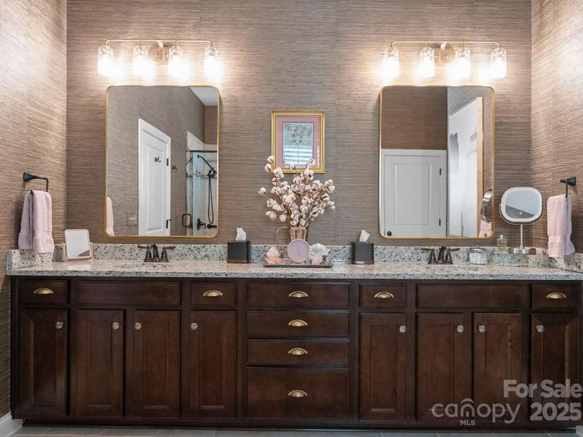 6506 Jepson Court, Charlotte, NC 28214.  MLS# CAR4272738, YatesRealty ID 25772. 