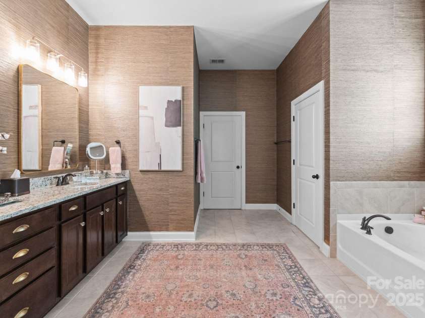 6506 Jepson Court, Charlotte, NC 28214.  MLS# CAR4272738, YatesRealty ID 25772. 
