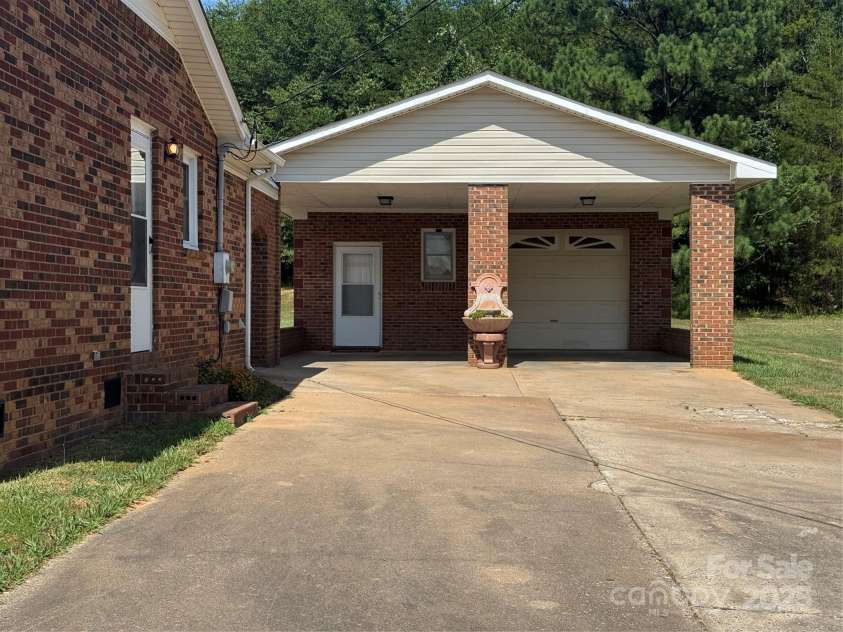 110 Grier Street, Grover, NC 28073.  MLS# CAR4279851, YatesRealty ID 25774. 