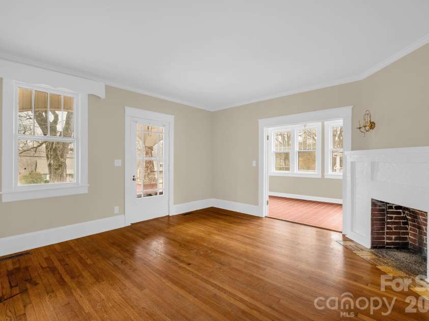 1820 Park Drive, Reidsville, NC 27320.  MLS# CAR4387015, YatesRealty ID 25774. 