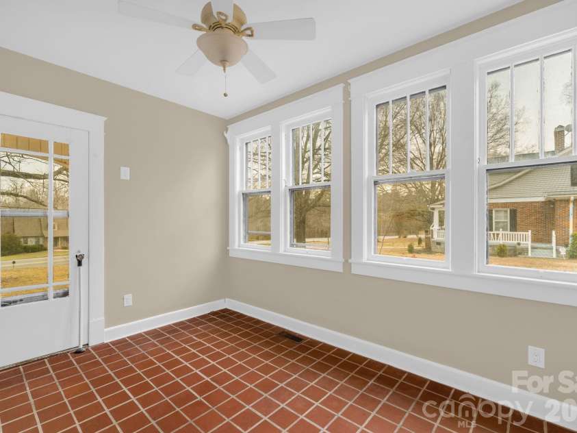 1820 Park Drive, Reidsville, NC 27320.  MLS# CAR4387015, YatesRealty ID 25774. 