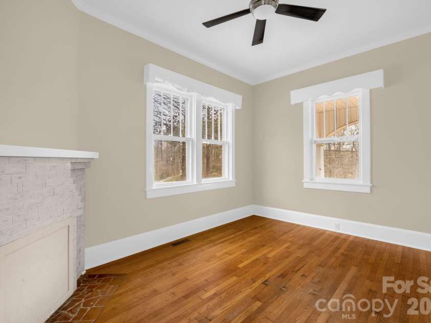 1820 Park Drive, Reidsville, NC 27320.  MLS# CAR4387015, YatesRealty ID 25774. 