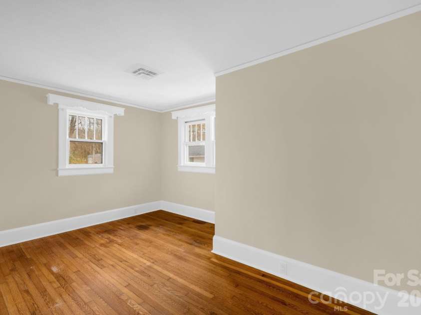 1820 Park Drive, Reidsville, NC 27320.  MLS# CAR4387015, YatesRealty ID 25774. 