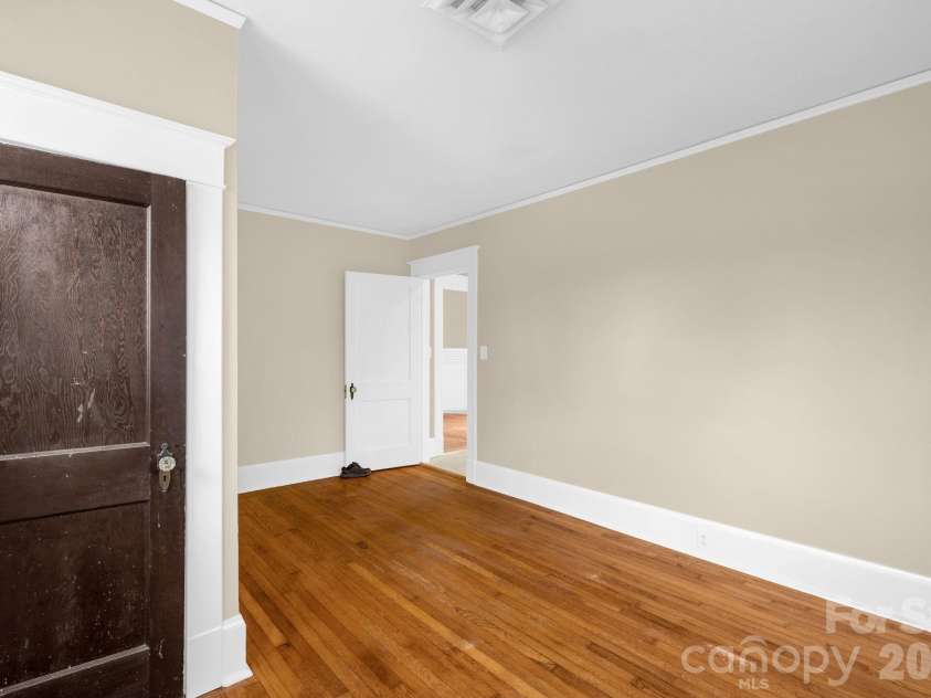 1820 Park Drive, Reidsville, NC 27320.  MLS# CAR4387015, YatesRealty ID 25774. 