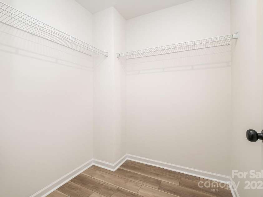 3035 Breslin Street, Charlotte, NC 28214.  MLS# CAR4277327, YatesRealty ID 25775. 