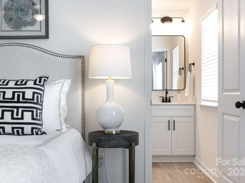 3035 Breslin Street, Charlotte, NC 28214.  MLS# CAR4277327, YatesRealty ID 25775. 