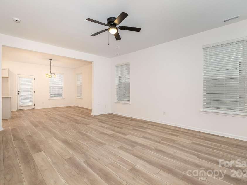 3035 Breslin Street, Charlotte, NC 28214.  MLS# CAR4277327, YatesRealty ID 25775. 