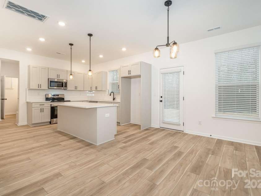 3035 Breslin Street, Charlotte, NC 28214.  MLS# CAR4277327, YatesRealty ID 25775. 