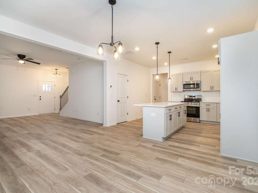 3035 Breslin Street, Charlotte, NC 28214.  MLS# CAR4277327, YatesRealty ID 25775. 