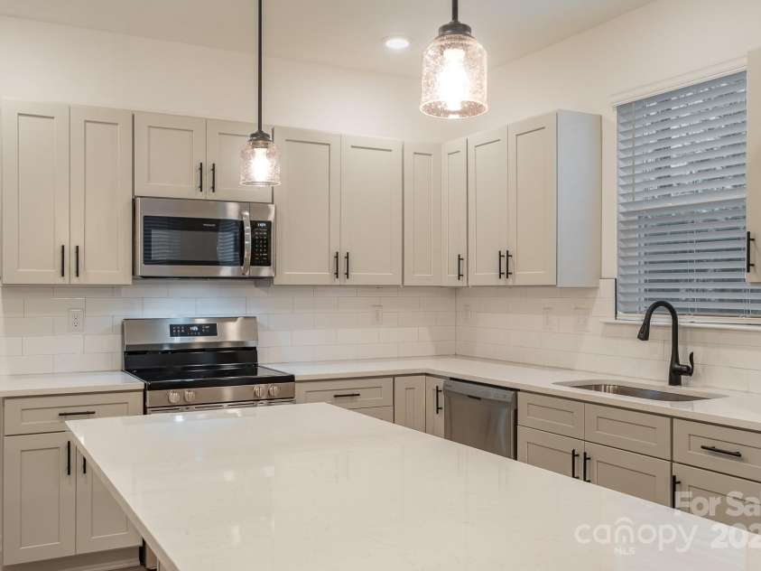 3035 Breslin Street, Charlotte, NC 28214.  MLS# CAR4277327, YatesRealty ID 25775. 