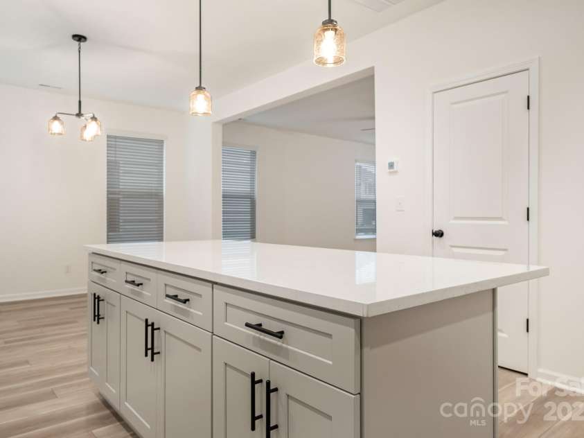 3035 Breslin Street, Charlotte, NC 28214.  MLS# CAR4277327, YatesRealty ID 25775. 