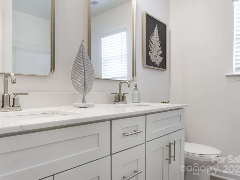 3035 Breslin Street, Charlotte, NC 28214.  MLS# CAR4277327, YatesRealty ID 25775. 